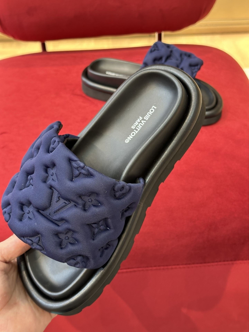 l0vis Vvtt0n slippers